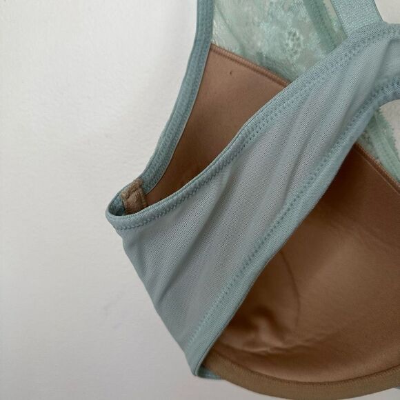 24/7™ Lace Contour Plunge Bra in daydream - Picture 6 of 10